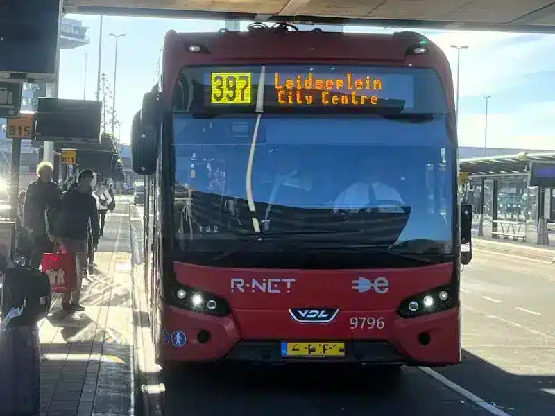 Bus Flughafen Amsterdam